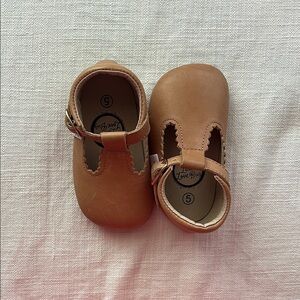 Size 5 Little Love Bug Brown T Bar shoe. Gently used.